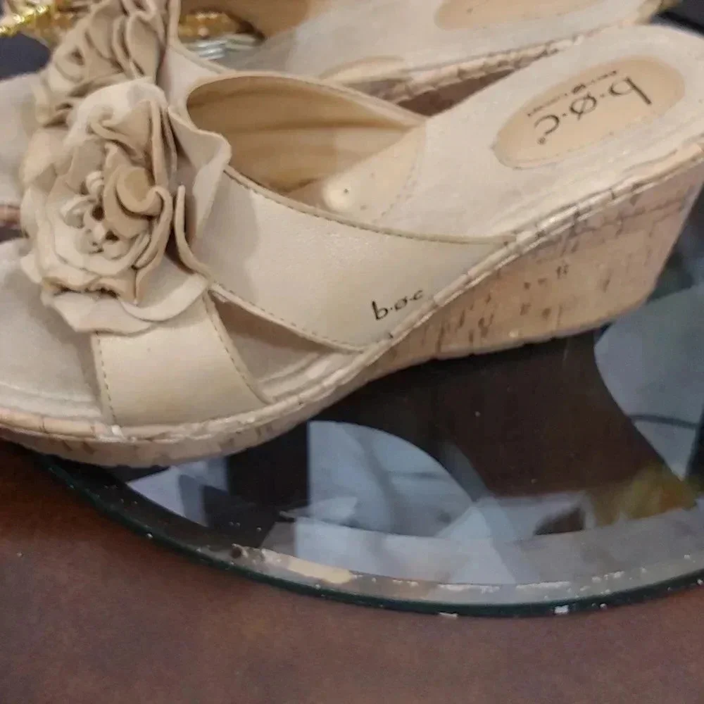 Women's Wedg Shoes. By b.o.c. - Picture 10 of 13